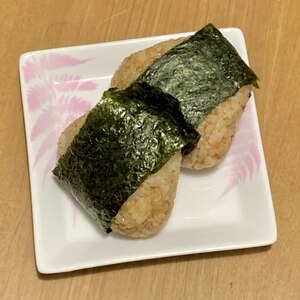 どこを食べても美味しい。おかかおむすび♪